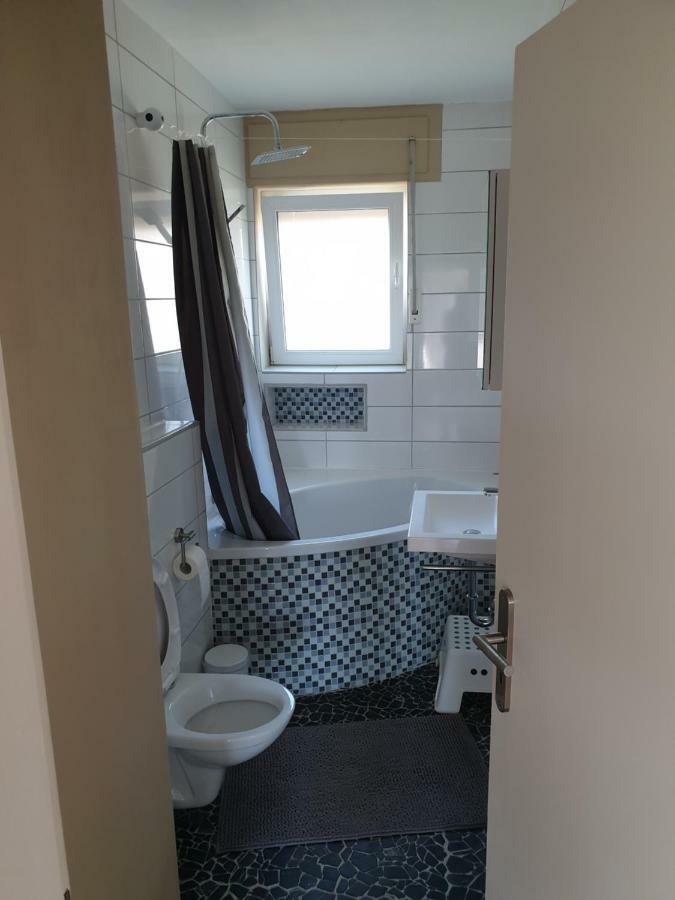 רודסהיים אם ריין Ferienwohnung Schaefer- Arnold מראה חיצוני תמונה